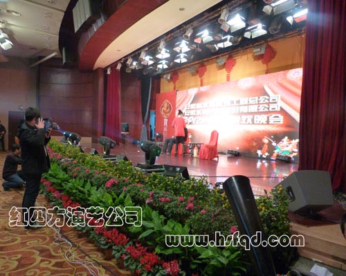 花卉布置 花卉布置 慶典現(xiàn)場(chǎng)花卉布置 會(huì)議綠植布展 婚慶花卉布置 演講臺(tái)鮮花 會(huì)議花卉布置