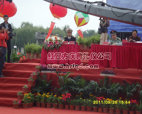 花卉布置 花卉布置 慶典現(xiàn)場(chǎng)花卉布置 會(huì)議綠植布展 婚慶花卉布置 演講臺(tái)鮮花 會(huì)議花卉布置