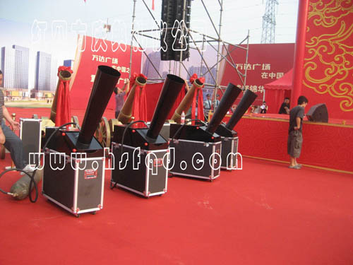 【彩虹機(jī) 彩虹機(jī)出租 皇家禮炮出租 電子禮炮出租 車載禮炮出租 彩煙釋放 冷焰火出租】